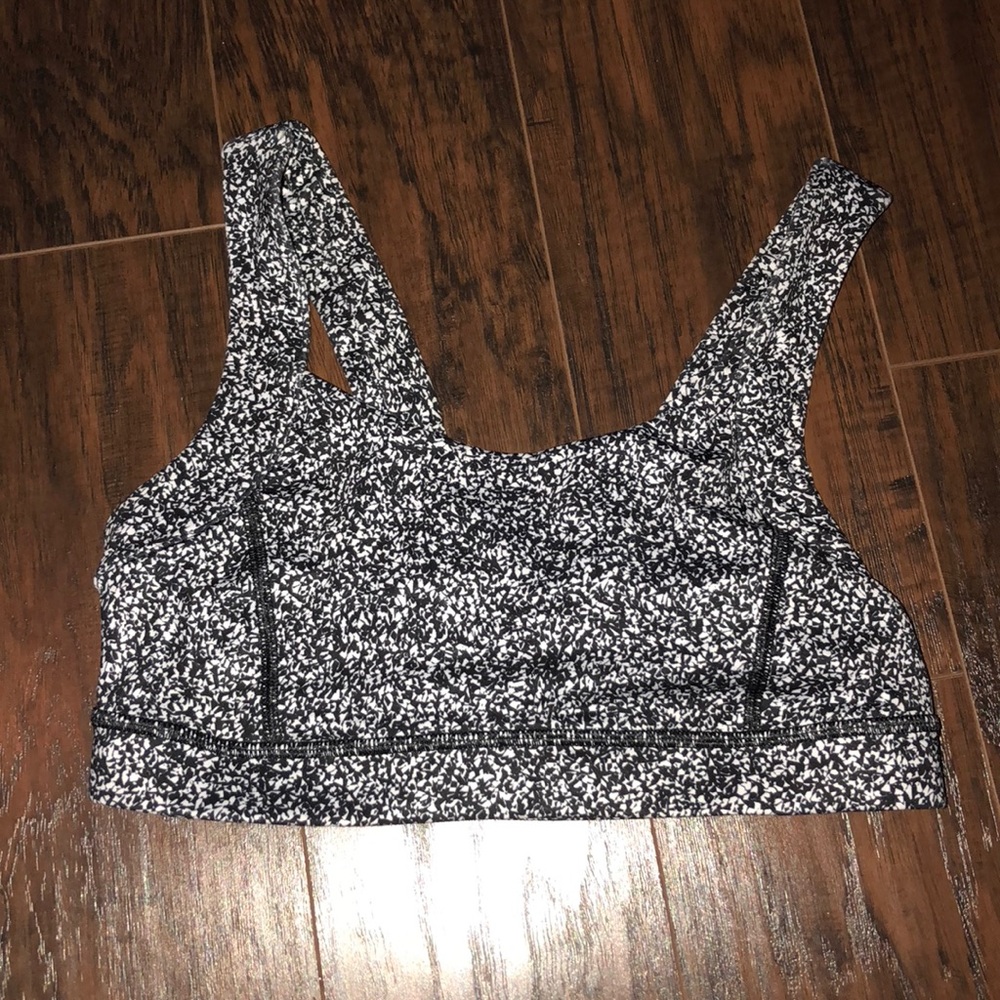 Lululemon sports bra